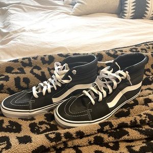 Brand New ✨Never Worn ✨ Black High Top Vans